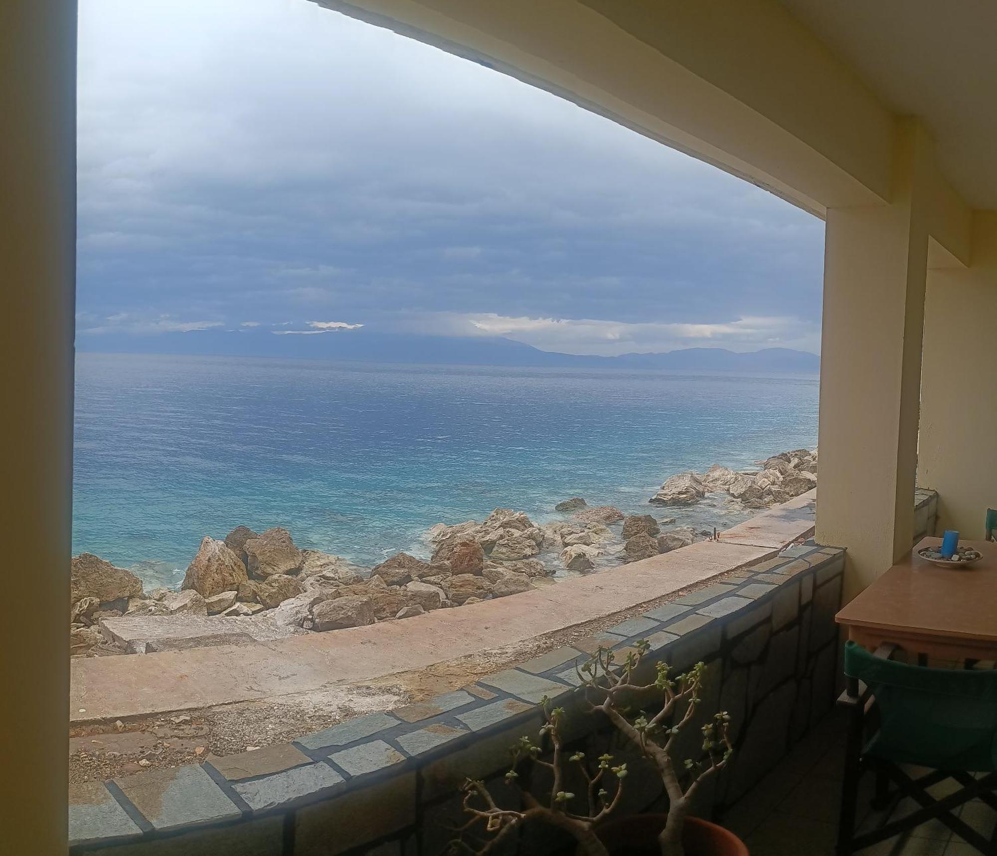 Апартаменты House Next To The Sea Side Дервенион Экстерьер фото